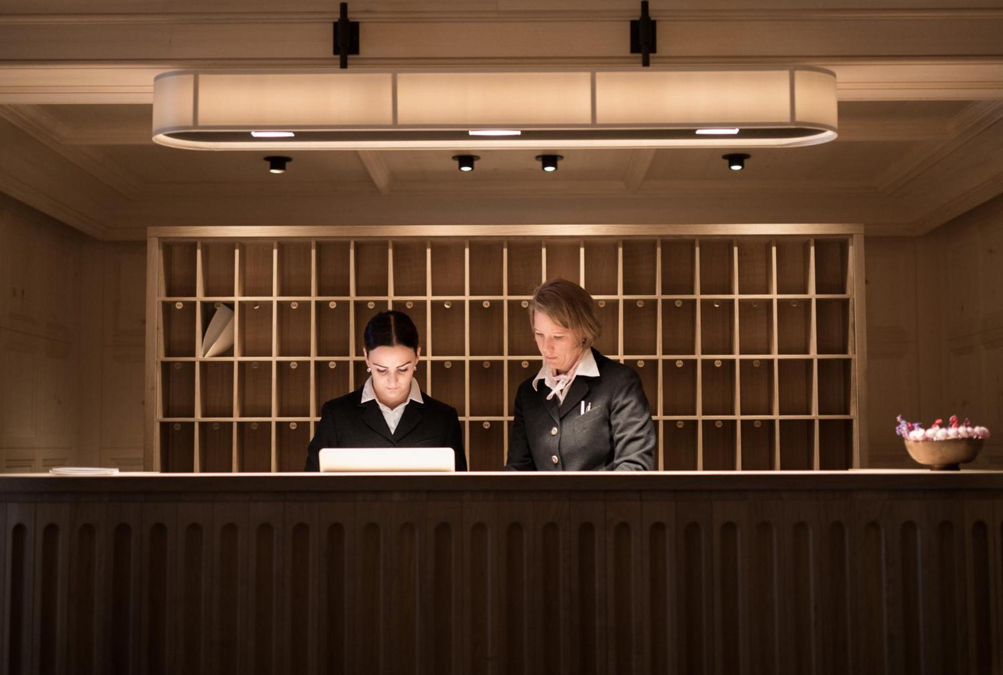 Hotel Almhof Schneider Lech am Arlberg Bagian luar foto
